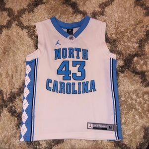North Carolina, 43 medium 14/16 youth jersey